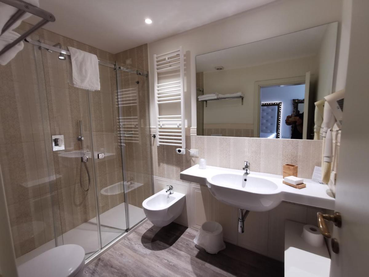 Lido Hotel 3*