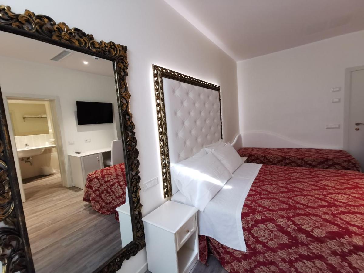 Lido Hotel 3*
